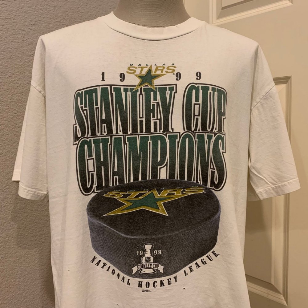 Vintage 90's Dallas Stars 1999 Stanley Cup national Hockey league shirt collecti